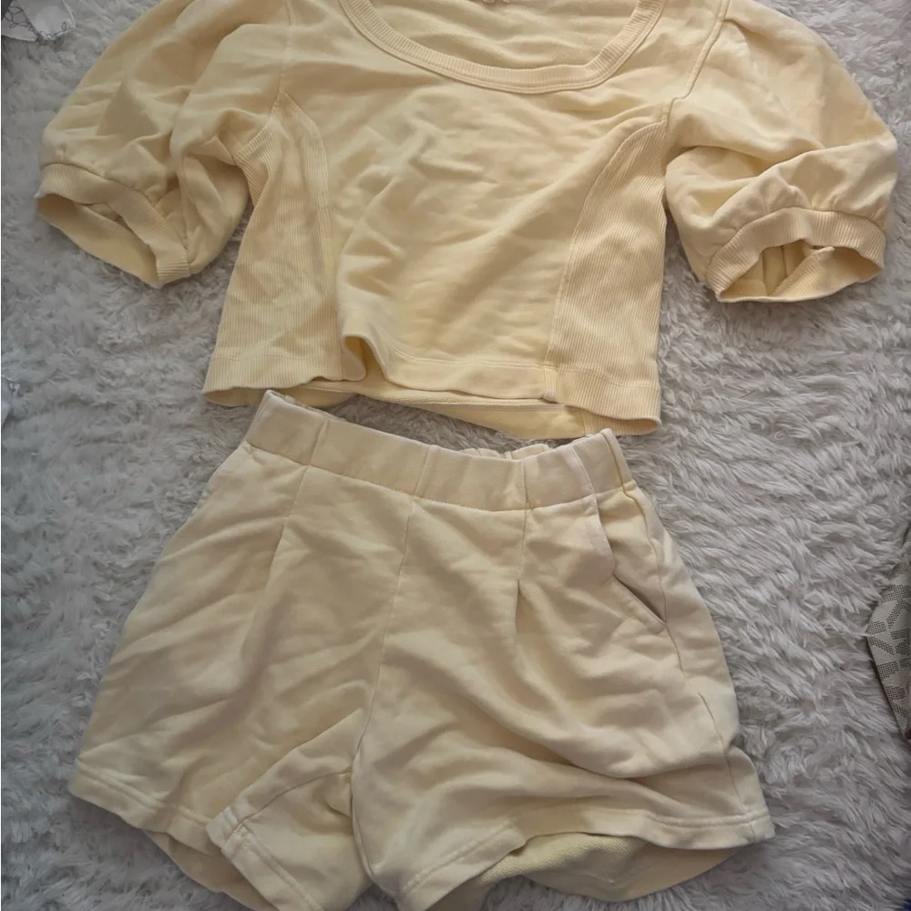 aerie Cream Short Sleeve Crop Top and High-Waist Shorts Set - Picture 1 of 3